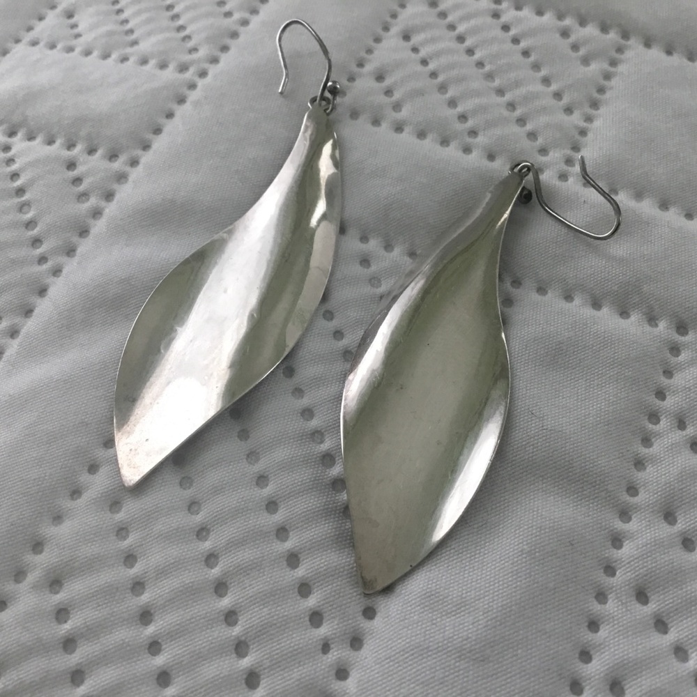 SILPADA TH 😍 Sterling Silver 925 Embossed Floral Print Leaf Dangle Earrings - Picture 3 of 5